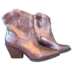 🌈 6/$60 Zodiac Bronze Slip On Western Booties Size 6.5  Vegan Pull Up Loops